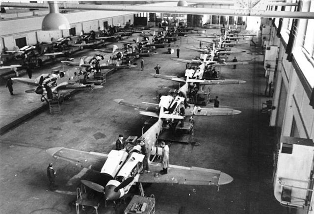 Assembly of Bf 109G-6s in a German aircraft factory. Photo: German Federal Archive (Deutsches Bundesarchiv).
